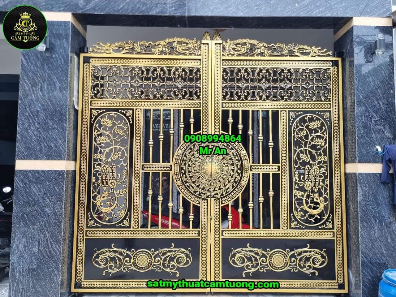 Cua Cong Hop Kim Nhom Duc 33