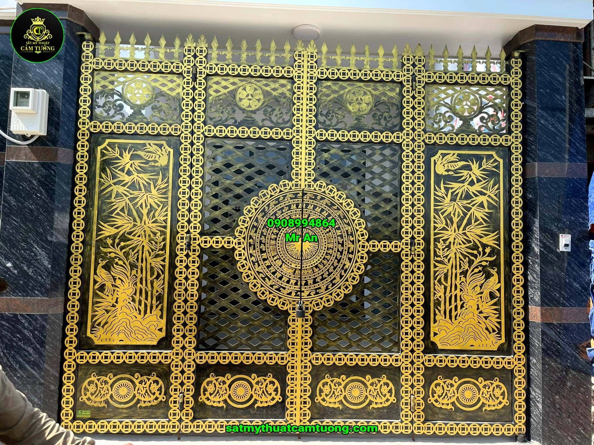 Cua Cong Sat My Thuat 38